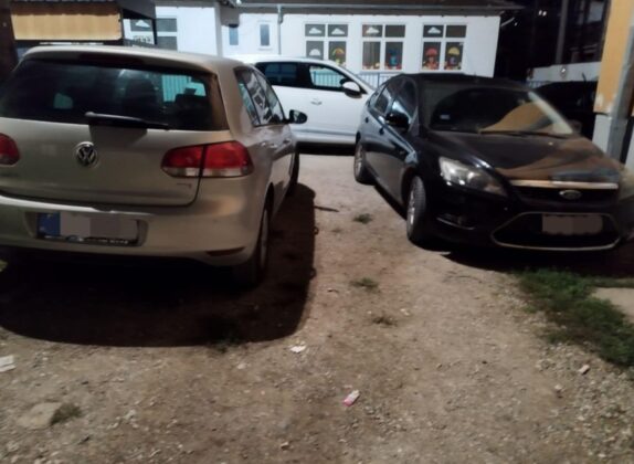 Bo&scaron;njačka mahala izbu&scaron;ene gume