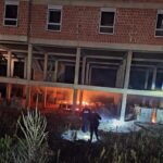 Jaka detonacija u Zubinom Potoku: Vatrogasci i policajci na licu mesta, gori stiropor