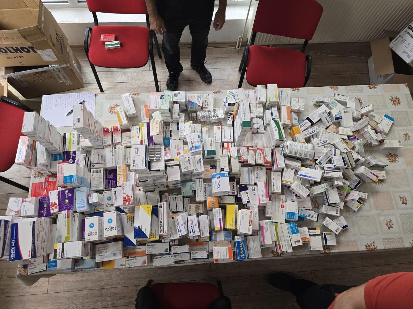 U Vitini zaplenjeni farmaceutski proizvodi sa markicama Srbije i drugih zemalja