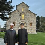Imam džamije u Prištini posetio Visoke Dečane Imam i Sava Janjić