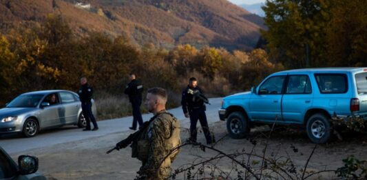 KFOR patrole Policija