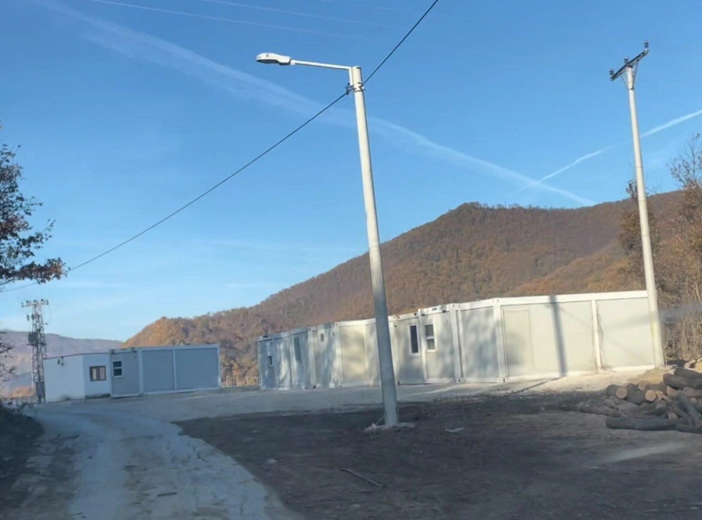 ZP info: Postavljeni kontejneri kod brane na jezeru Gazvode