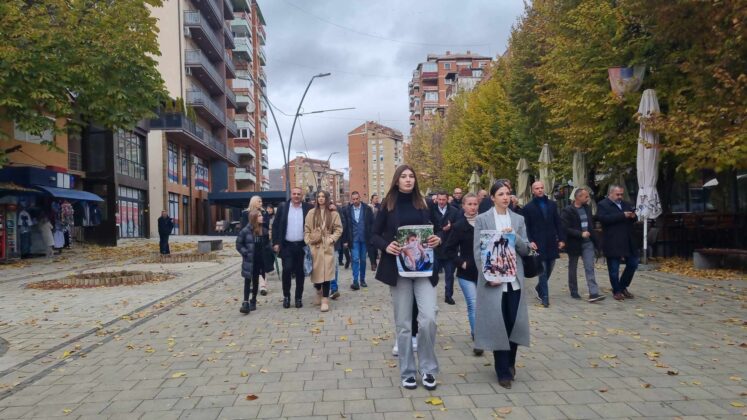 &Scaron;etnja nakon tribine