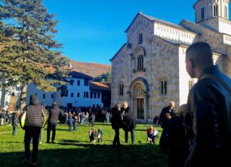 Eparhija: Opasne izjave i lažne vesti o SPC na KiM podstiču versku i etničku mržnju Visoki dečani ktitorska slava
