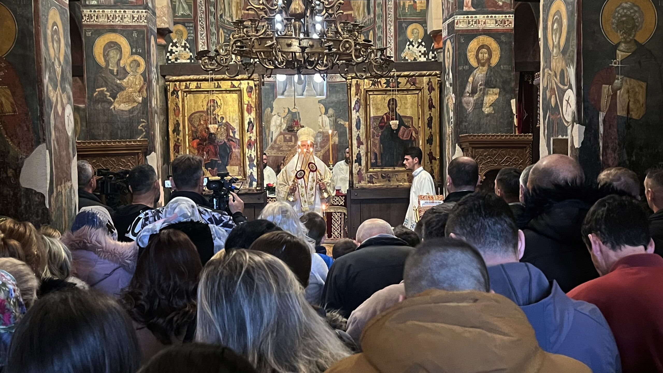 Liturgija u manastiru Gračanica