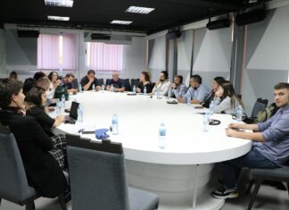 Novinari iz Beograda i Prištine posetili Severnu Mitrovicu Okrugli sto Aktiv event