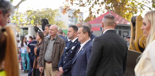 FOTO: Ivica Dačić juče na licu mesta nesreće, gde je poginulo 15 ljudi u Novom Sadu/ MUP Srbije