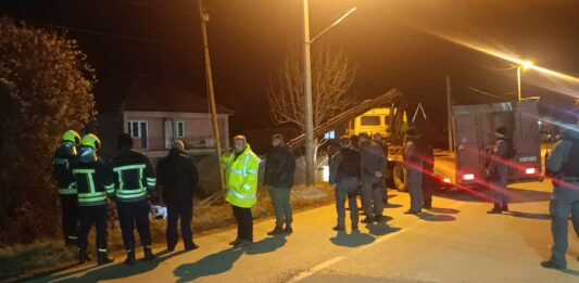 FOTO: Kosovska policija, noć , blinda, nesreća, jarak) KoSSev