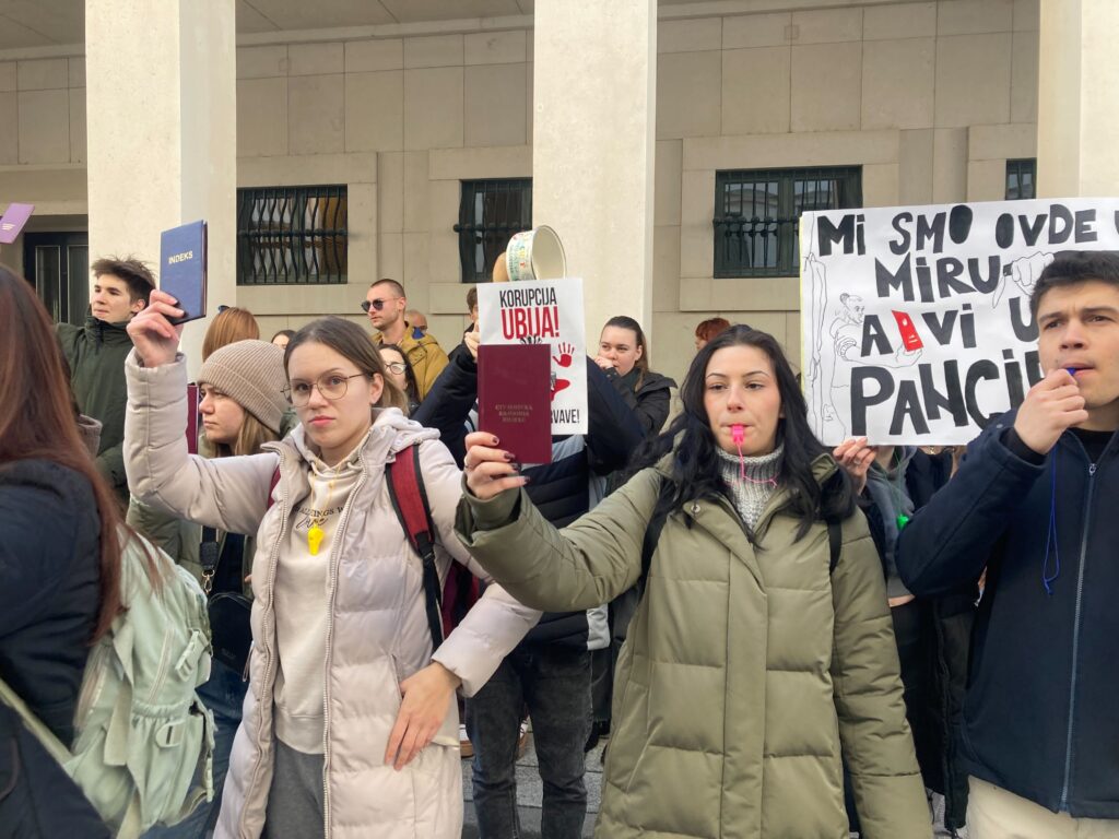Studenti u šetnji ka Skupštini Vojvodine, građani pozvani da prave buku – kasnije i protest u Beogradu
