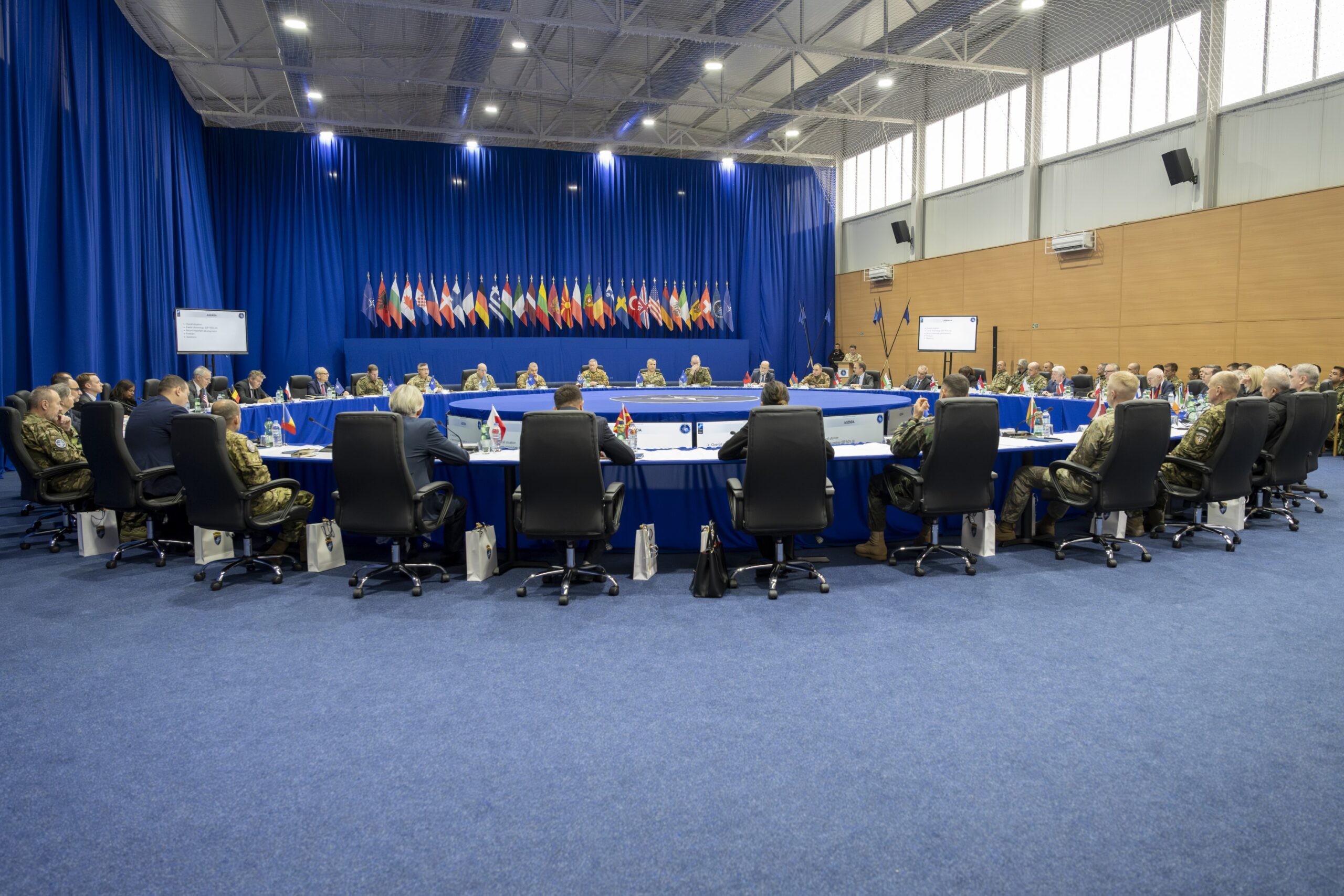 FOTO: KFOR i ambasadori iz Prištine/KFOR