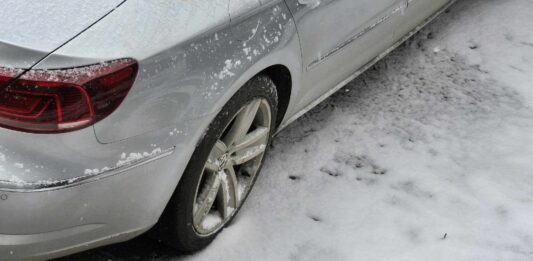 Zima sneg vožnja vozači