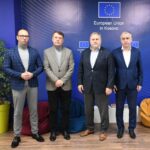 Izvestilac EP za Kosovo obišao most na Ibru, sastao se sa političarima sa Severa, oni o teškom položaju Srba Teras u Severnoj Mitrovici Srpska lista