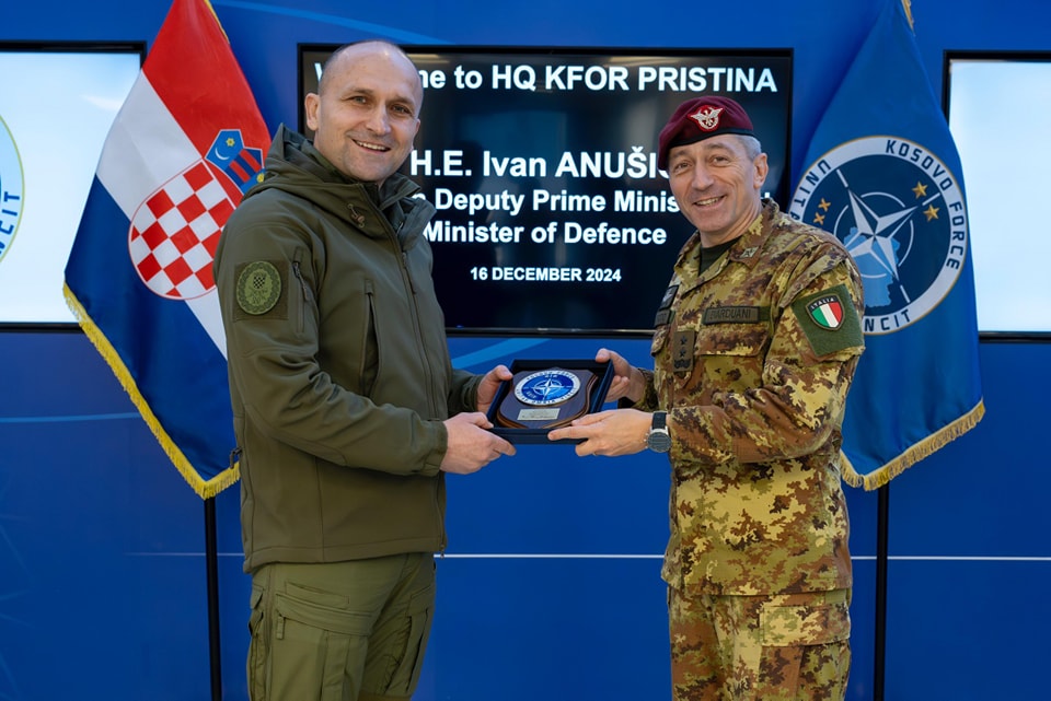 Komandant KFOR-a se sastao sa ministrom odbrane Hrvatske u Prištini