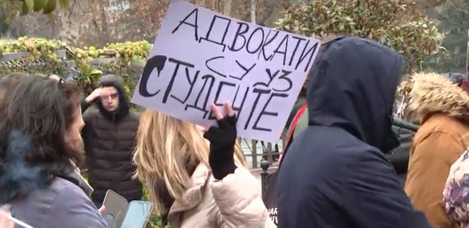 Advokati u celoj Srbiji obustavili rad: „Padom nadstrešnice pala država pod teretom korupcije“