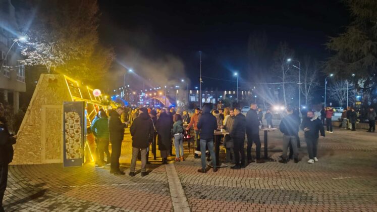 FOTO: Novogodi&scaron;nji vigvami u Severnoj Mitrovici/ KoSSev