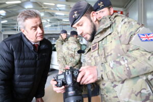 Britanski ambasador posetio pripadnike KFOR Džonatan Hargrivs britanski ambasador
