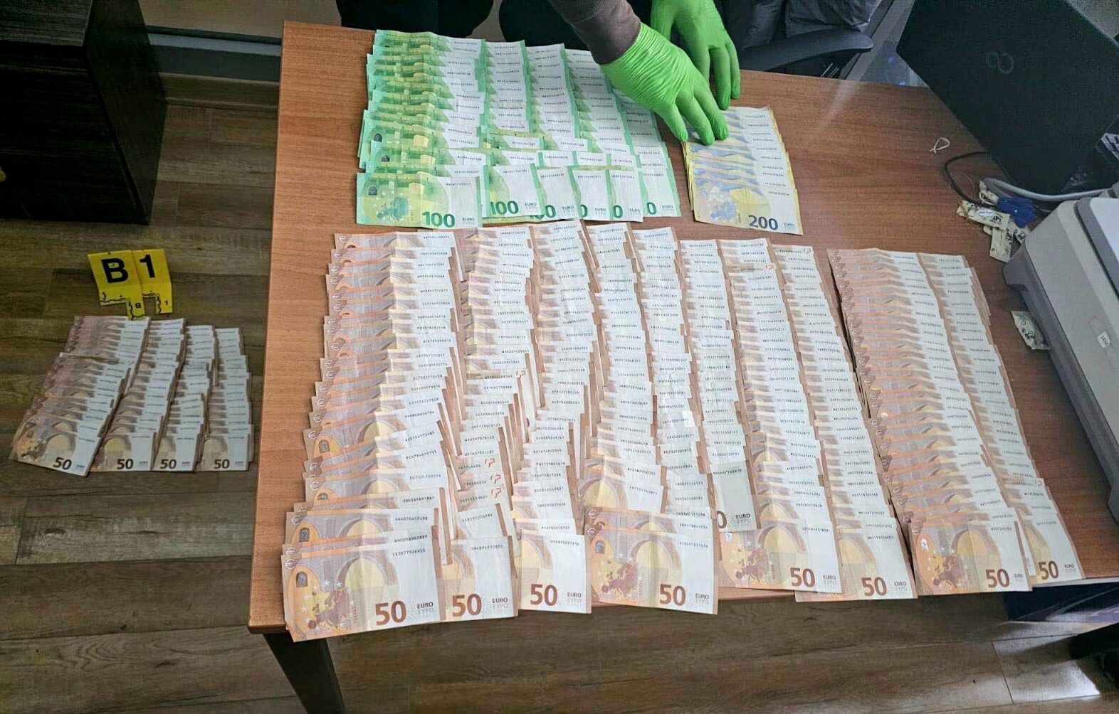 Dvojici uhapšenih službenika opštine Gračanica određen pritvor, uhvaćeni tokom primanja mita