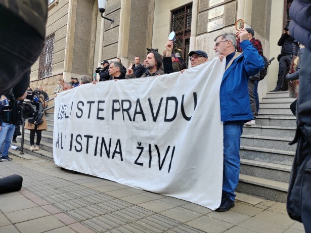 Medijska 2024. godina – godina oslobađajuće presude za ubistvo Slavka Ćuruvije, napada na novinare, smanjenih budžeta za medije i zabrinjavajućih odluka Saveta REM-a