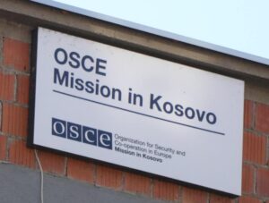 OEBS: Upoznati smo sa izveštajima o pritvaranju člana misije, u kontaktu smo sa institucijama