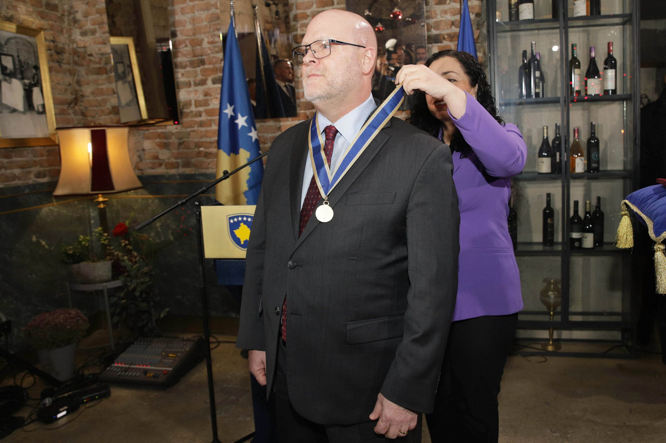 Hovenijer: Bila je velika privilegija služiti kao američki ambasador ovde na Kosovu