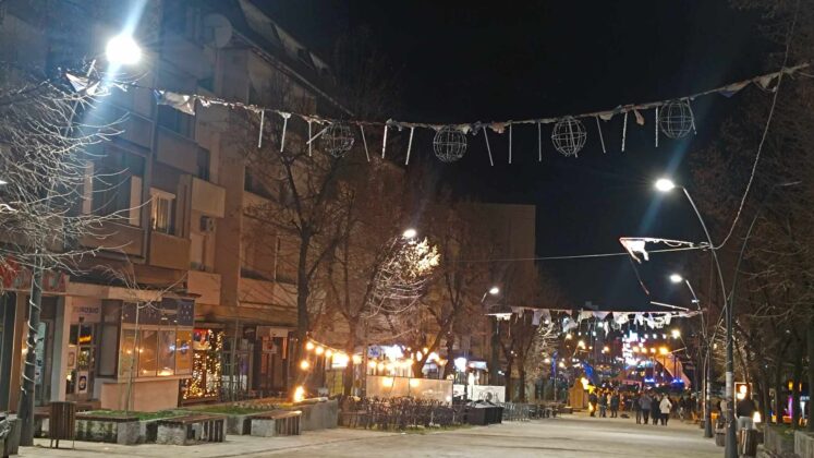 FOTO: &Scaron;etali&scaron;te, Severna Mitrovica/KoSSev