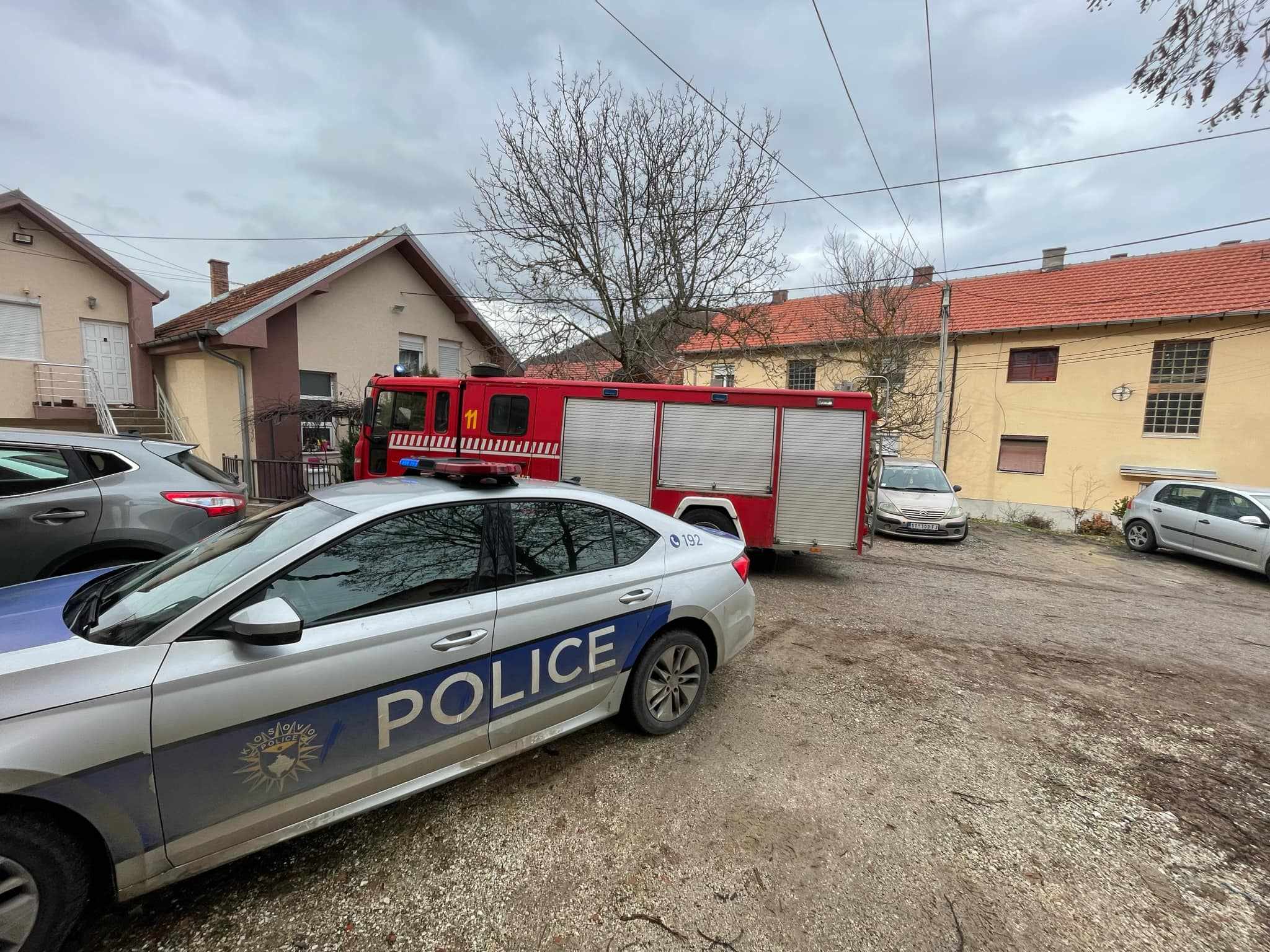 Zapaljen stan u Zvečanu, vatrogasci ugasili požar