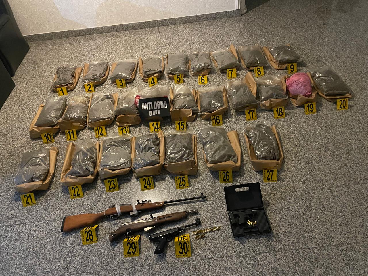Priština: Zaplenjeno preko 25 kg marihuane, uhapšena četvorica osumnjičenih