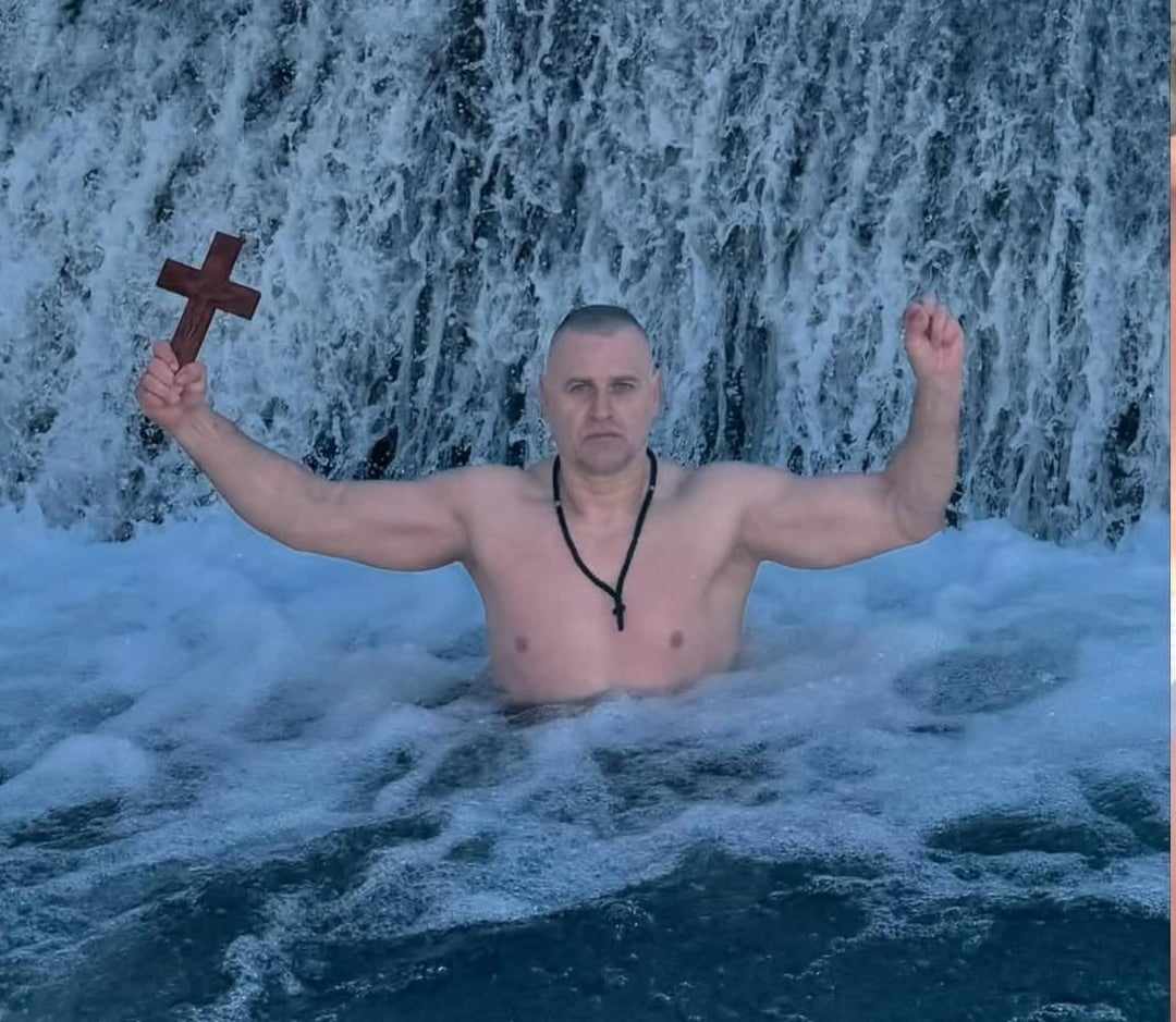 FOTO: Radio Borzani/Plivanje za Časni Krst u Sirinićkoj Župi