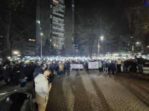Održani protesti širom Srbije u znak Protest u Kraljevu