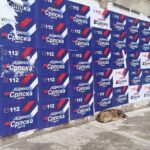 Srpska lista kažnjena sa 800 evra zbog postavljanja plakata bez dozvole na stambene objekte
