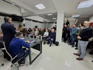 Petković u Kragujevcu sa raseljenim Srbima Petković Raseljeni Srbij kragujevac