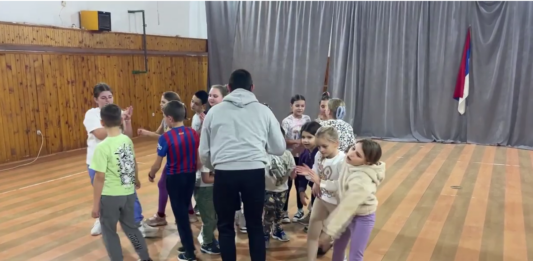 Folklor okuplja i inspiriše decu Folklor Goraždevac