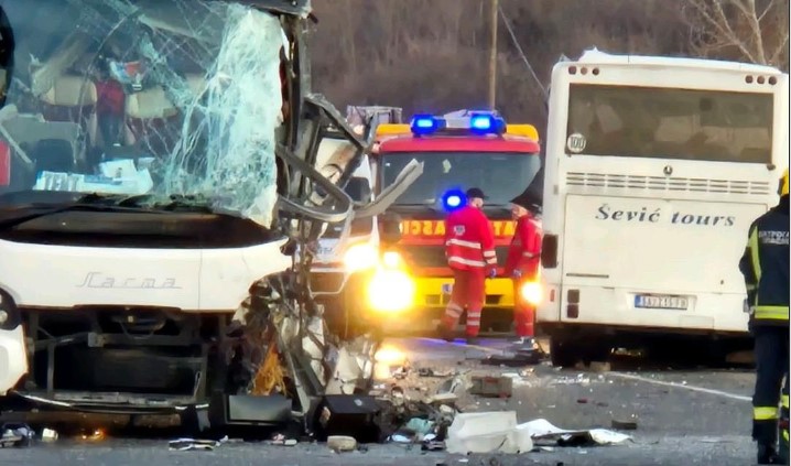KCS: Posle sudara autobusa kod Umke u Urgentni centar primljeno 56 povređenih
