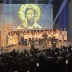 Predstava učenika OŠ Vuk Karadžić “Priča o Svetom Savi”: Vođeni Savinom voljom ne smemo posustati FOTO: Radio Kosovska Mitrovica