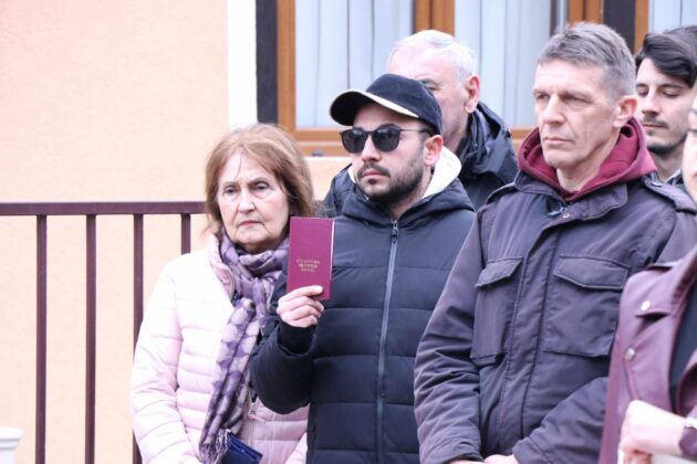 Protesti Mitrovica 15 minuta ti&scaron;ina