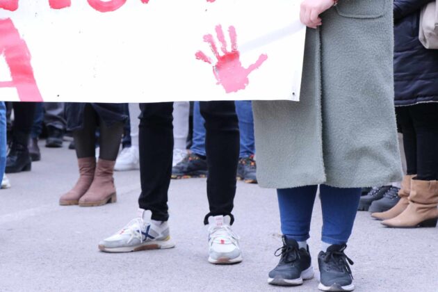 Protesti Mitrovica 15 minuta ti&scaron;ina