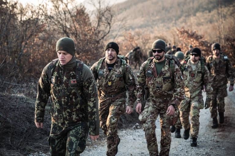 Italijanski i albanski vojnici KFOR-a marširali u oblasti Belog polja