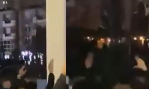IPŽP kaznio Samoopredeljenje zbog dizanja tri prsta na mitingu u Srbici