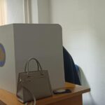 Žena privedena zbog fotografisanja glasačkog listića u Zvečanu