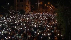 Završen protest studenata ispred Informera: "Prvi korak medijskog rata, ono što sledi treba da ih plaši“