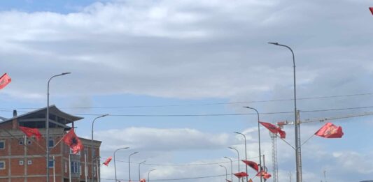 Podujevo / Zastave Albanije / OVK