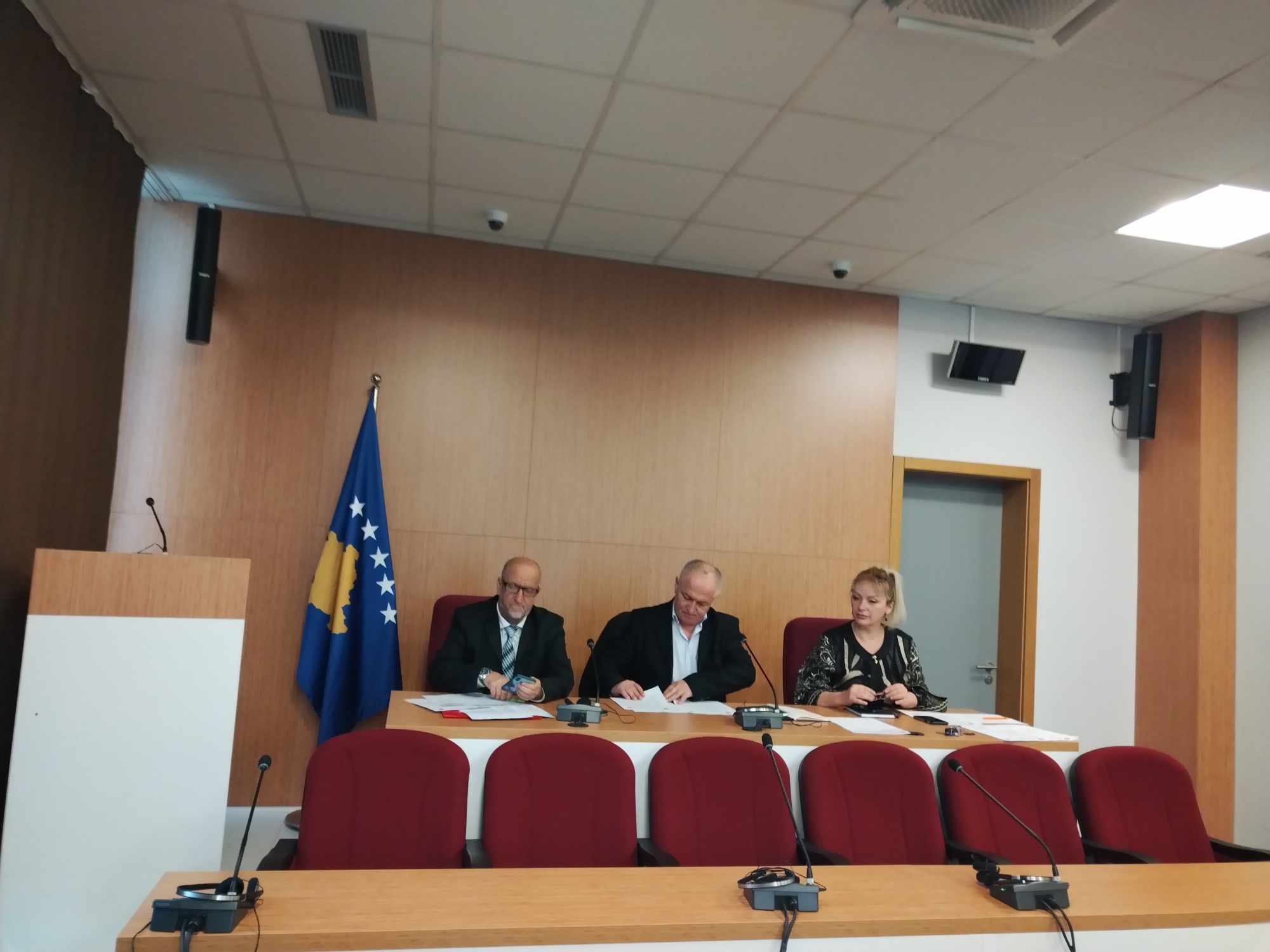 Sednica SO Severna Mitrovica: Izmene i dopune odluka, problemi sa izvršnom vlašću; Milunović: Skupština je besmislena, Ugljanin: „Nismo Ćacilend!“