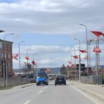 Pucnjava posle tuče u Podujevu: Dvojica ranjena, šestoro uhapšeno, napadač u bekstvu Podujevo / Zastave Albanije / OVK