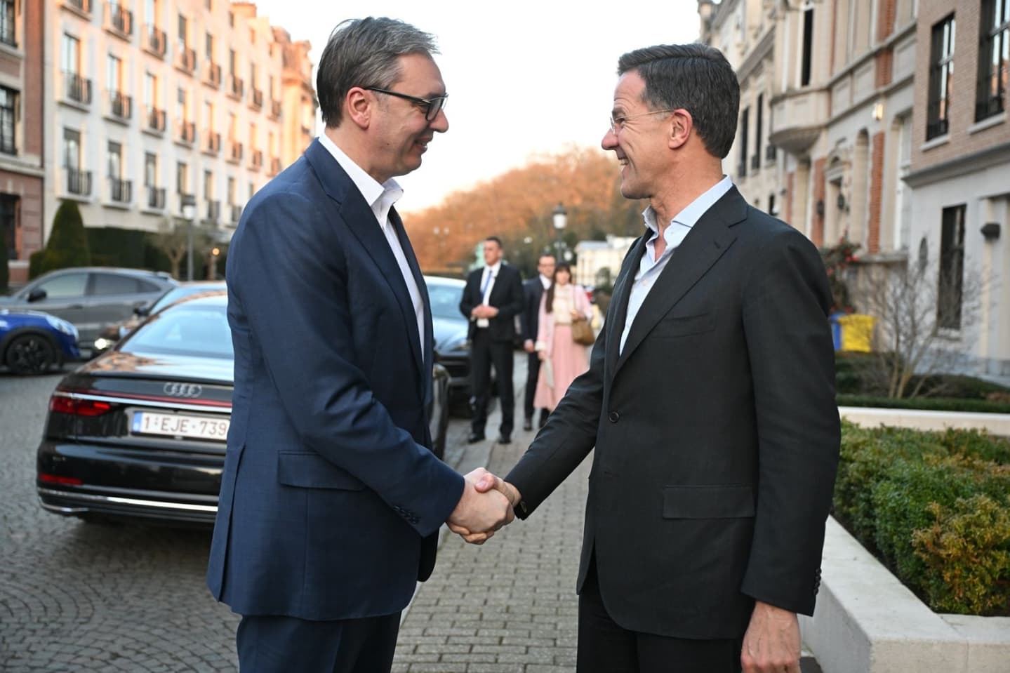 DW: Vučić kod Rutea u vreme protesta: Srbija pod lupom NATO