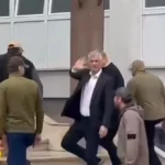 Mediji: Građani ispratili Tačija skandirajući „UĆK“