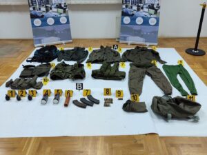 KP: KFOR naišao na sumnjiva vozila kod Banjske, zaplenili smo uniforme, bombe