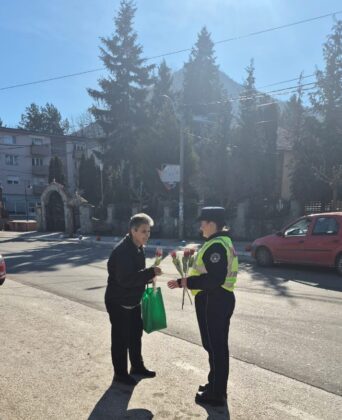 Ruže Kosovska policija osmi mart