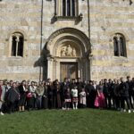Brojni vernici na liturgiji u V.Dečanima, manastir posetili i pravoslavci iz Albanije Pravoslavci iz Albanije posetili Visoke Dečane