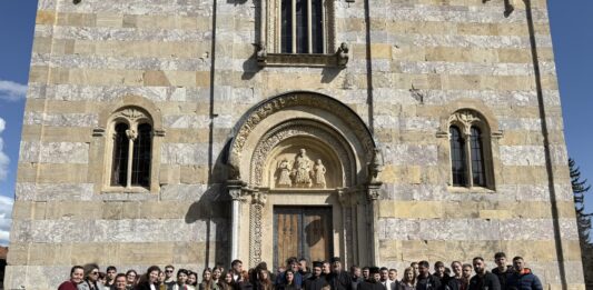 Pravoslavci iz Albanije posetili Visoke Dečane
