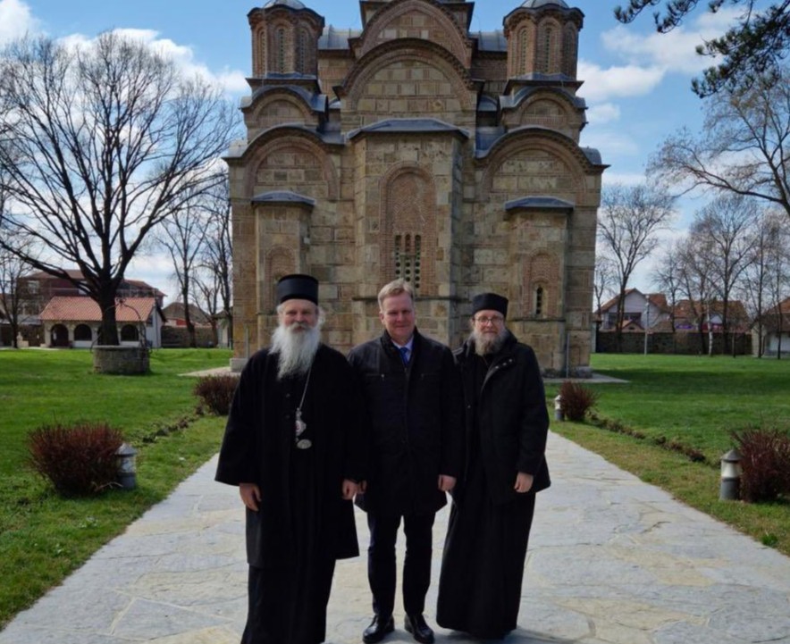 Sorensen u poseti manastiru Gračanica: Teodosije naglasio potrebu za dugoročnom zaštitom SPC na Kosovu